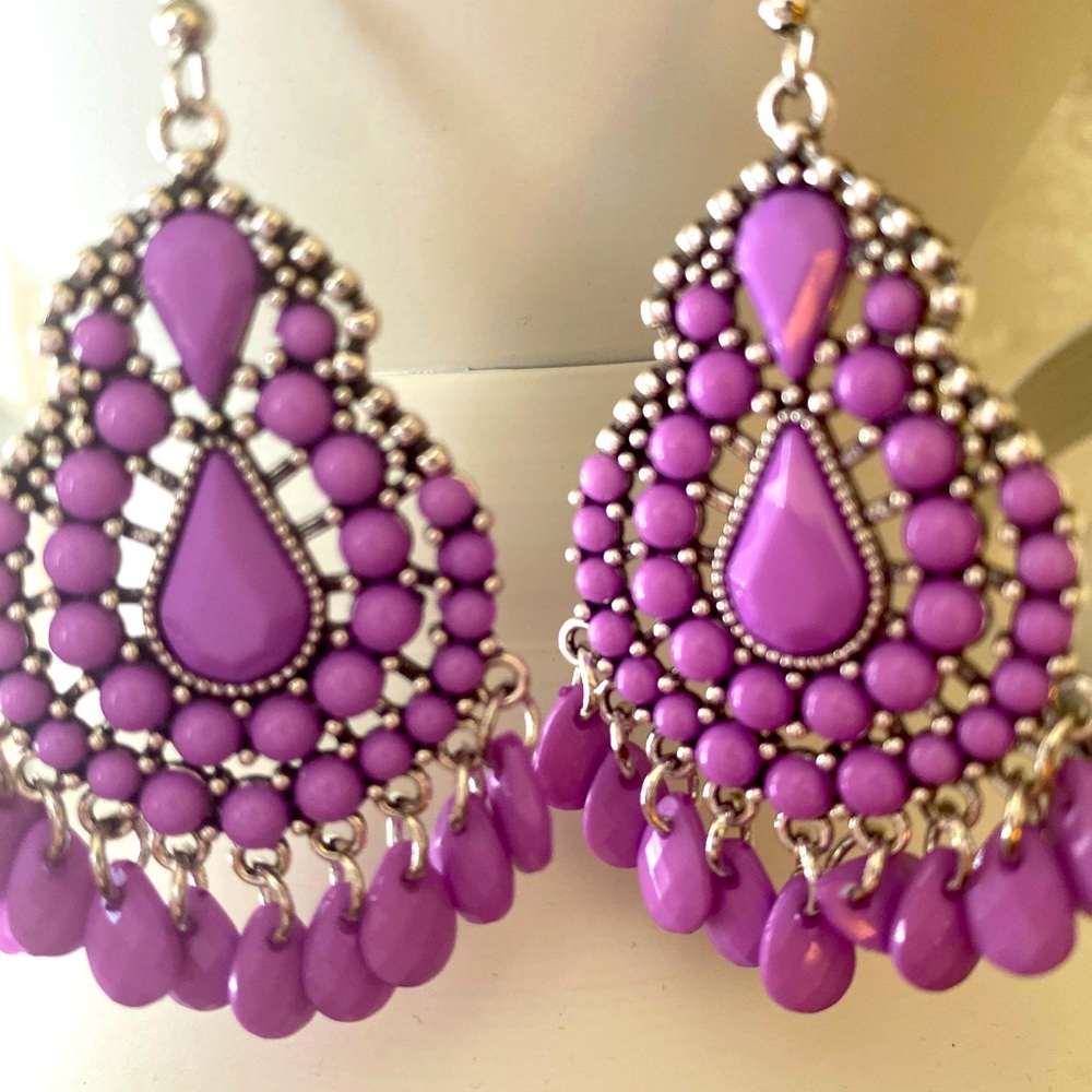 Paparazzi chandler style hook earrings purple new never worn